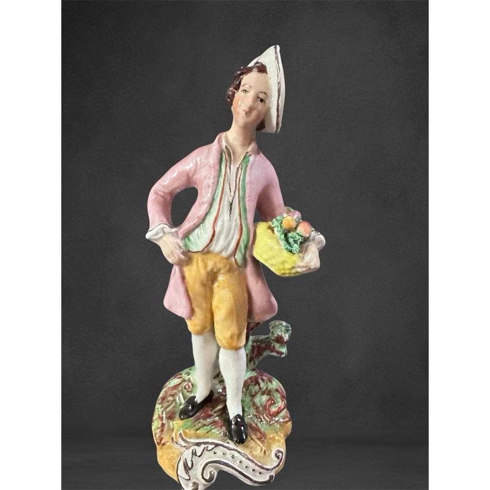 ANTIQUE OLD STAFFORDSHIRE WARE ENGLAND MAN FIGURINE